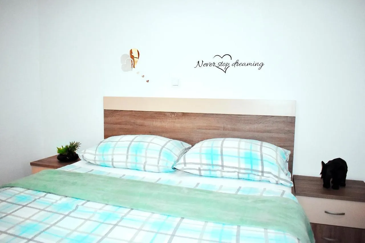 Apartmani Lovrencic Vrsi Apartment