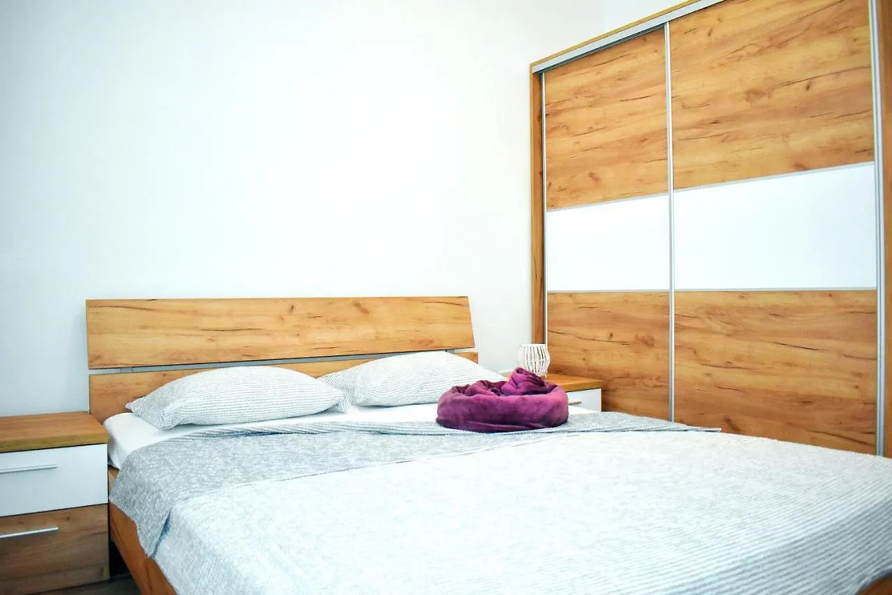 Apartment Apartmani Lovrencic Vrsi Croatia