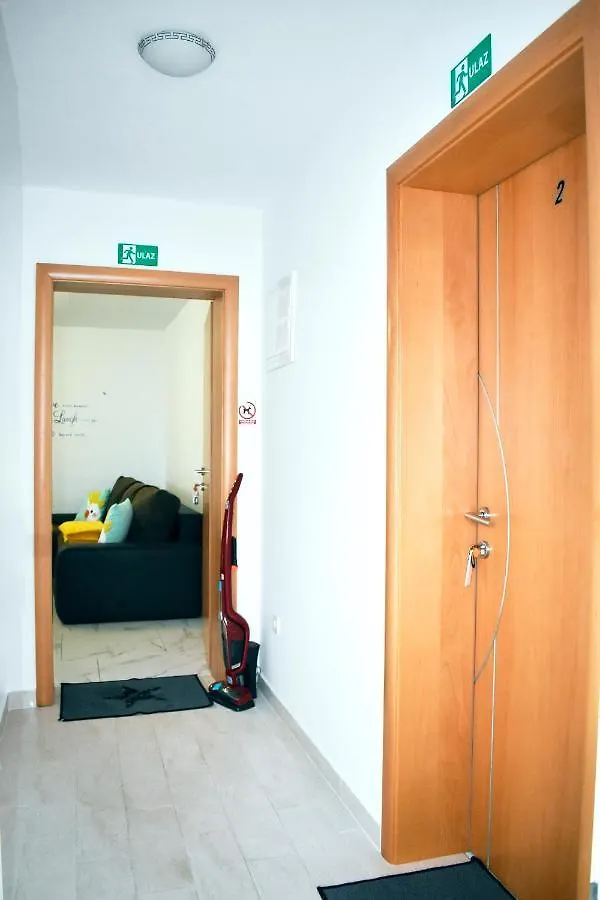 Apartmani Lovrencic Vrsi Apartment