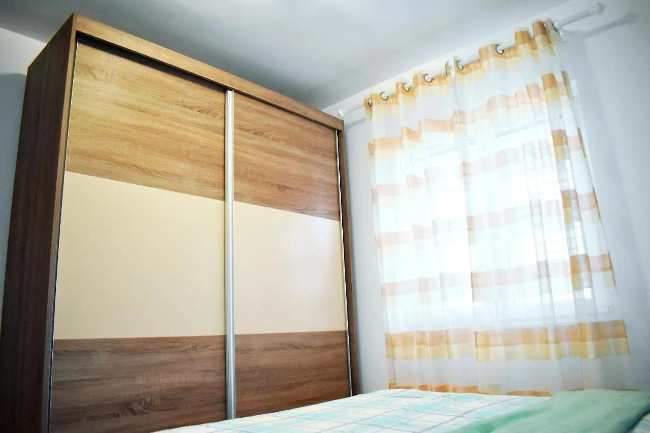 Apartment Apartmani Lovrencic Vrsi