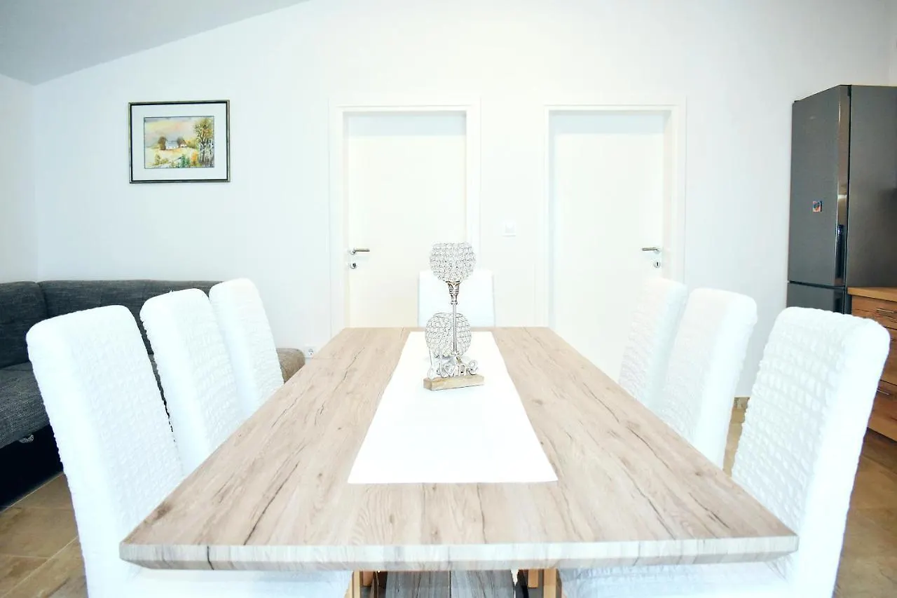 Apartment Apartmani Lovrencic Vrsi