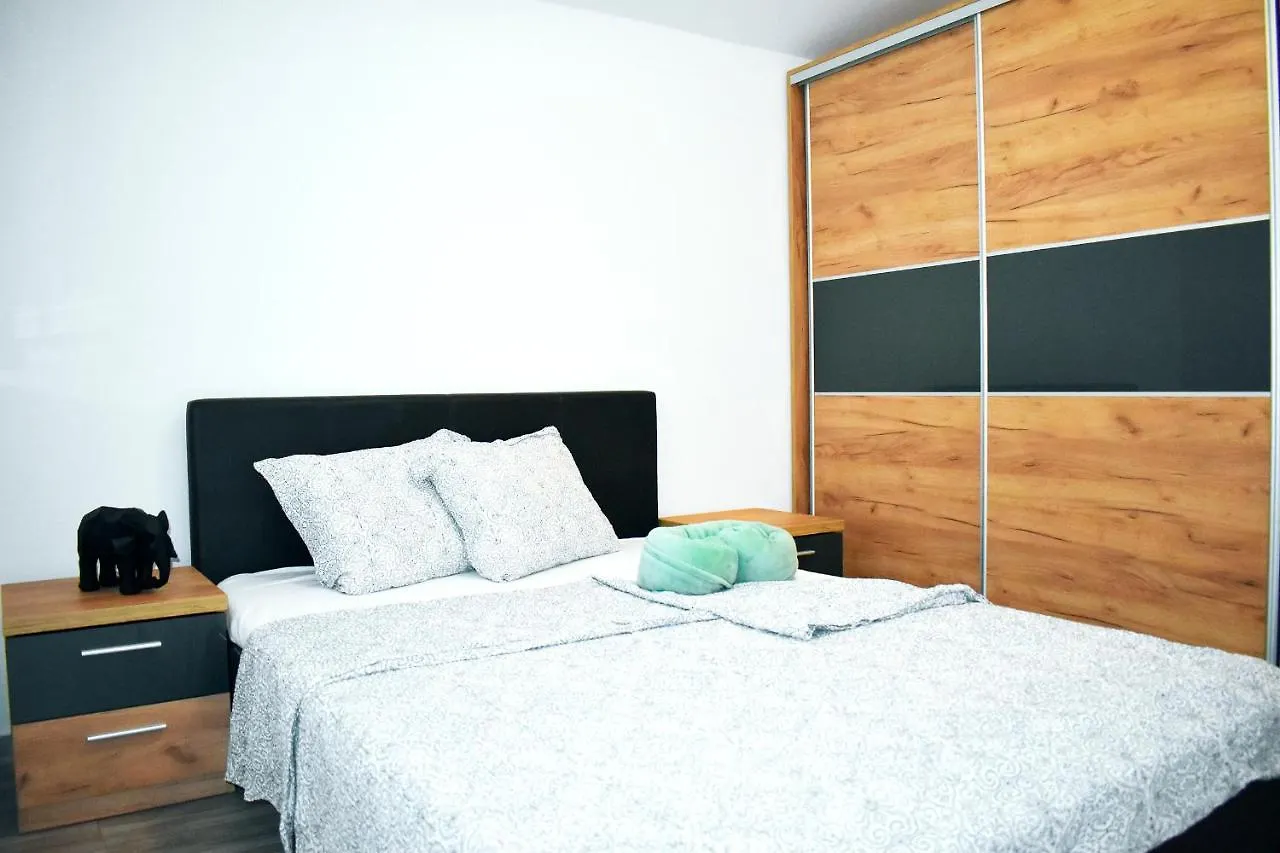 Apartmani Lovrencic Vrsi Apartment